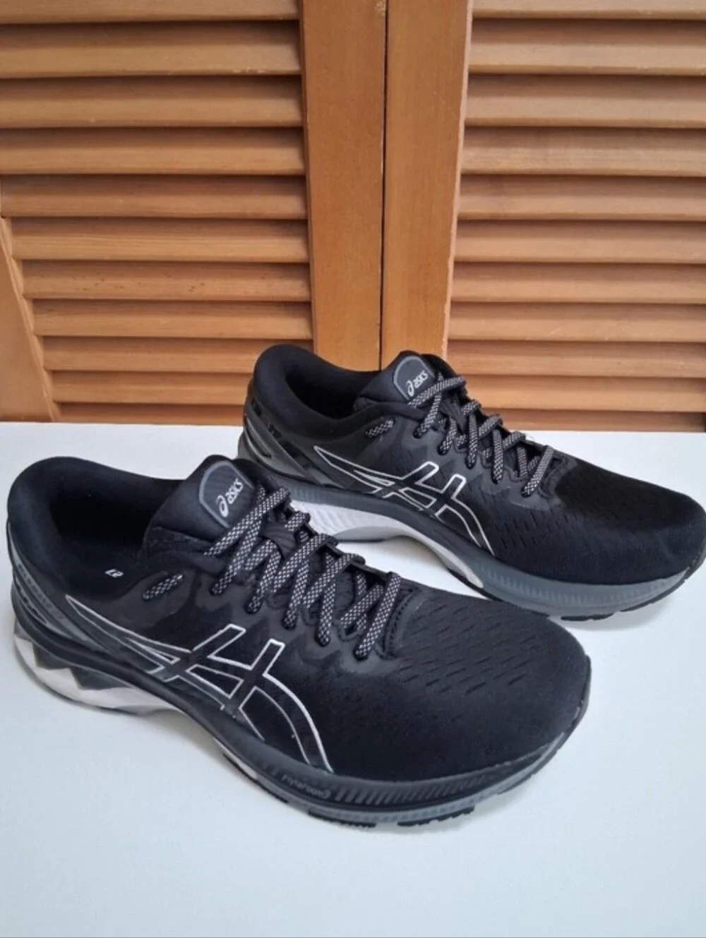 ASICS GEL-KAYANO 27 - WOMENS SIZE 9.5